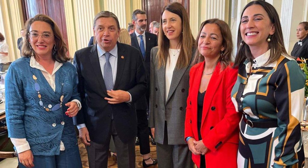 Castilla y León insta al Gobierno a que defienda la PAC que necesitan «agricultores y ganaderos»