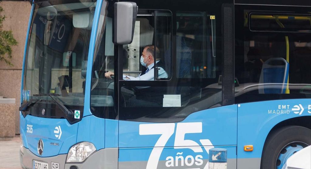 Los sindicatos instan al Gobierno a cumplir sus «propias leyes» para que los conductores de autobús puedan jubilarse de forma anticipada con el 100% de la pensión
