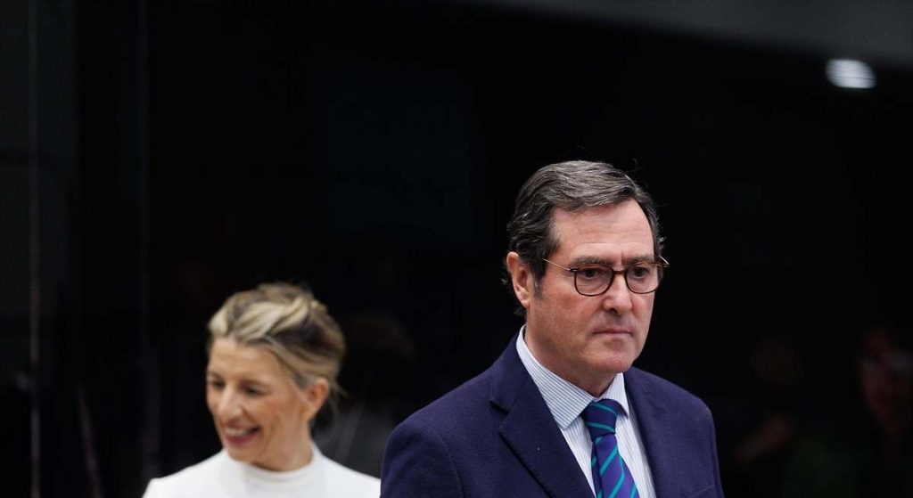 Garamendi (CEOE) acusa a Díaz de saltarse el Parlamento y la Justicia por «intereses propios»