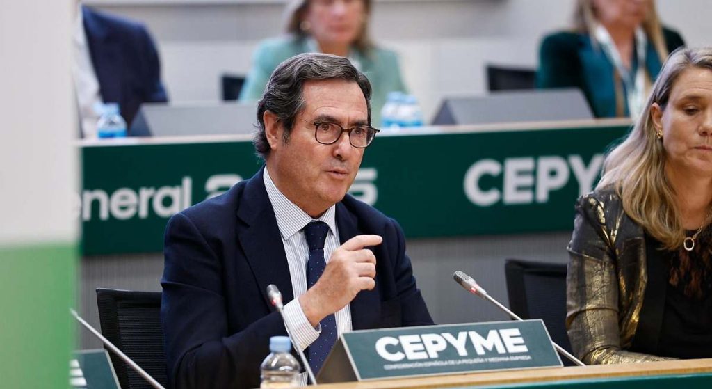 CEOE decide levantarse de la mesa de negociación para reformar la indemnización por despido