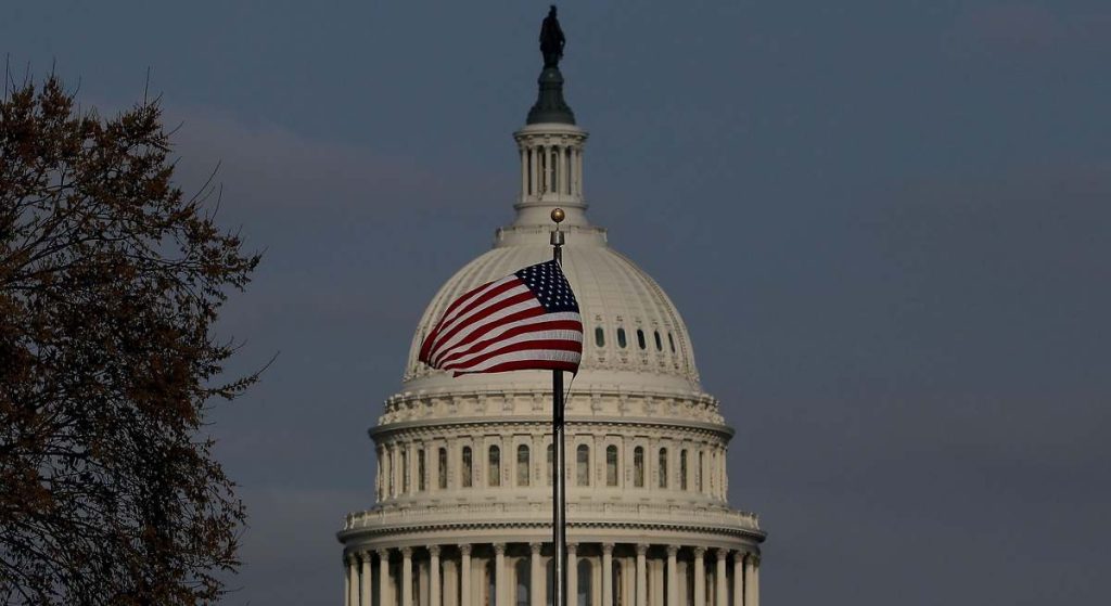 El Senado de EEUU aprueba la propuesta que podría poner fin al cierre de Gobierno en 48 horas