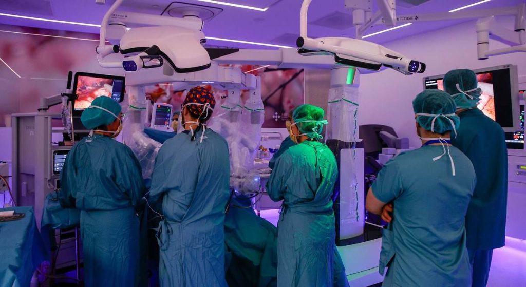 España sostiene su nivel de sanidad con uno de los mayores gastos privados de la UE